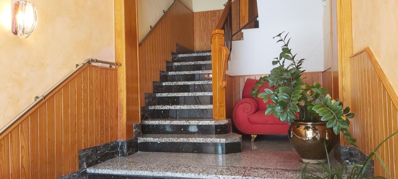 Comodo Apartamento Deltebre Esterno foto